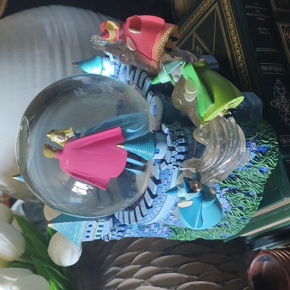 Disney Snow Globe Once Upon a Dream Music Box Sleeping Beauty - Picture 5 of 12